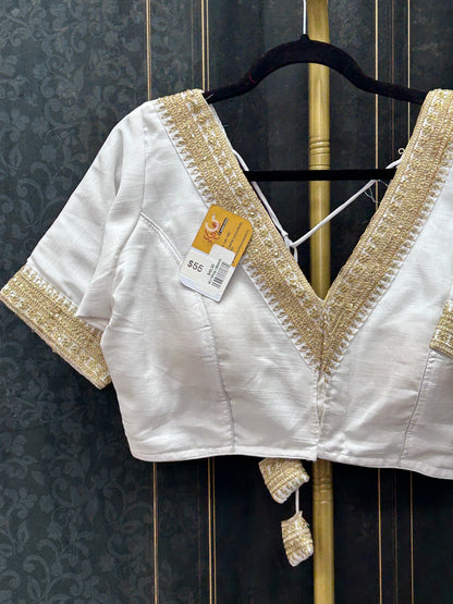 V neck blouse : white