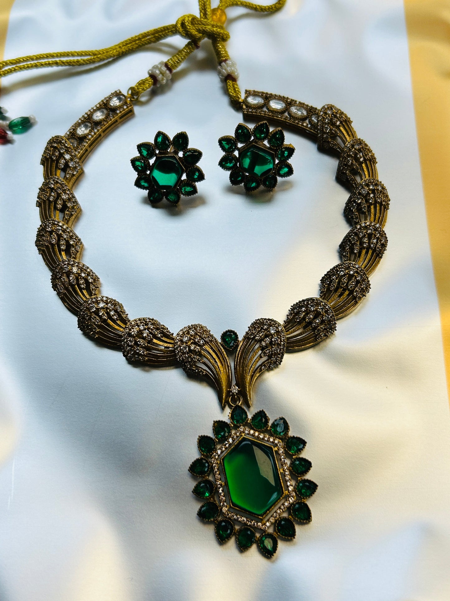 Antique gold finish necklace set