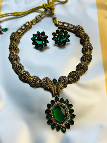 Antique gold finish necklace set