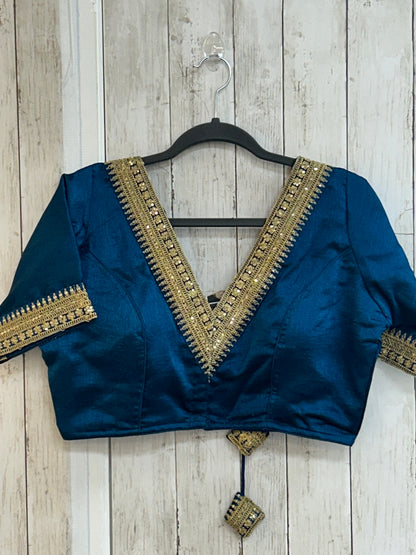 Front hook blouse
